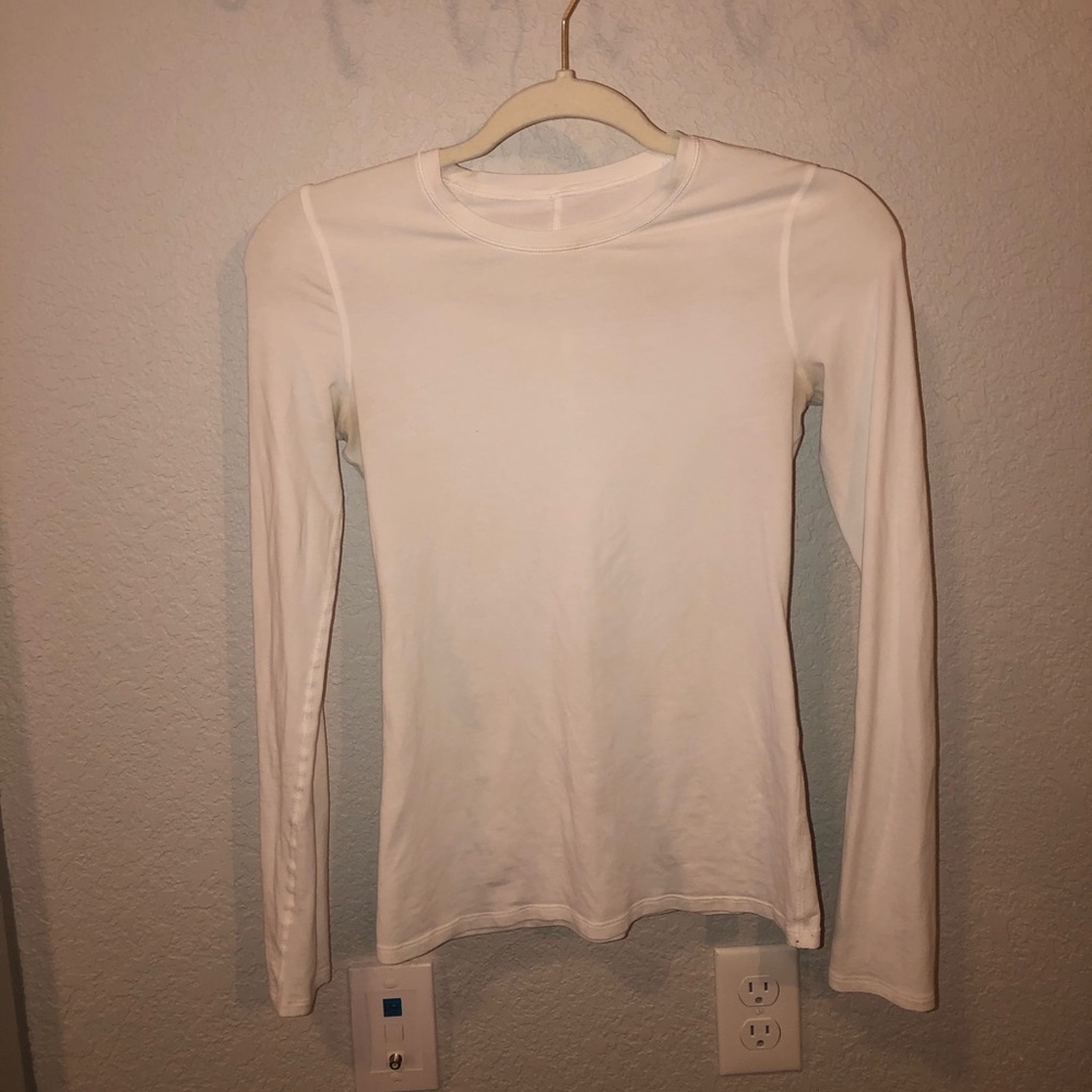 White lululemon long sleeve tee